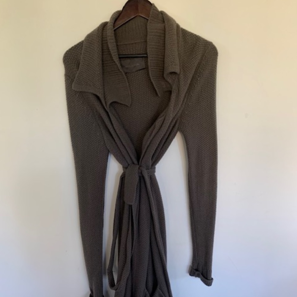 Elegant Halston Long Cashmere Sweater Coat with belt. Size Medium.